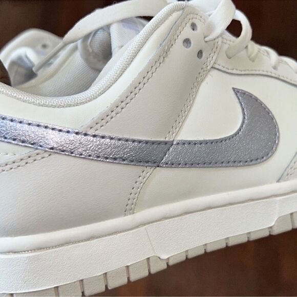 Nike Dunk Low Top White Women's Sneakers(Size 7.5) - Picture 5 of 8